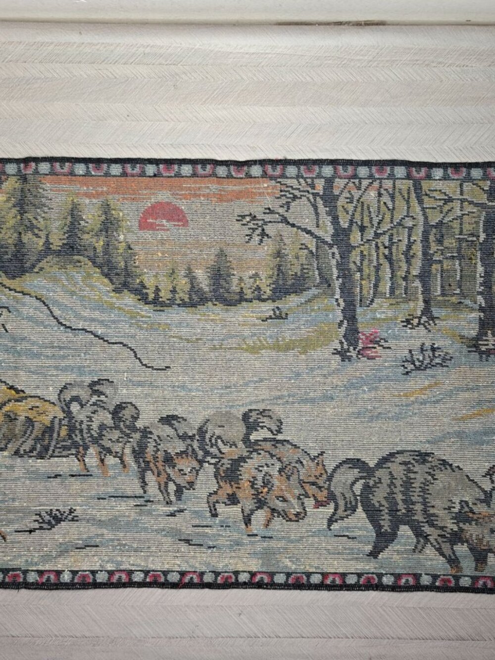 Vintage 70s Tapestry Belgium Santa Dog Sled Velvet Carpet Wall Decor Lodgecore - Picture 9 of 9